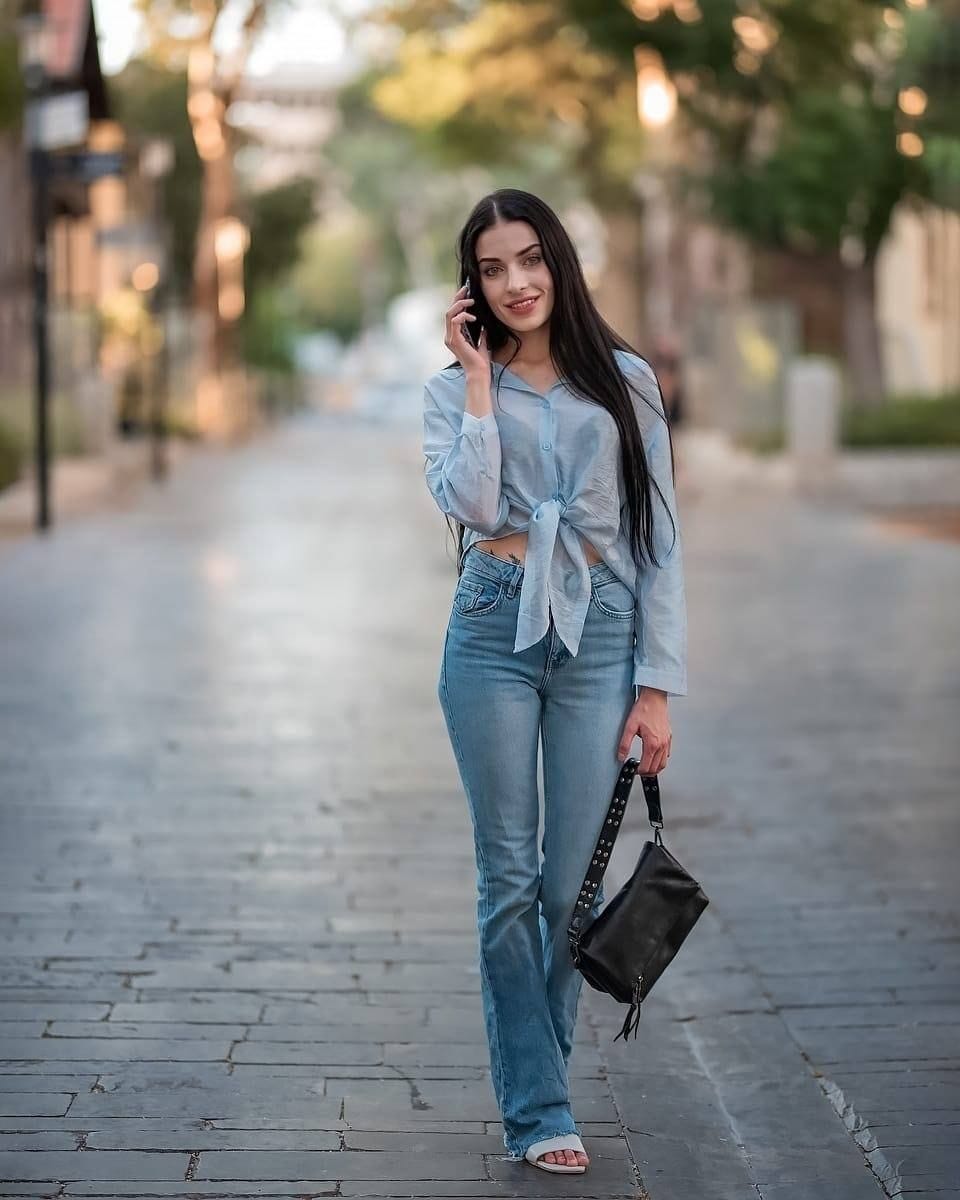 ליזה -בת 25 מושלמת מעסה עם ניסיון-בתל אביב